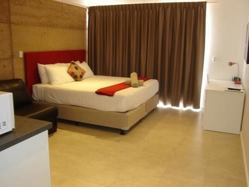 Crossroads Ecomotel