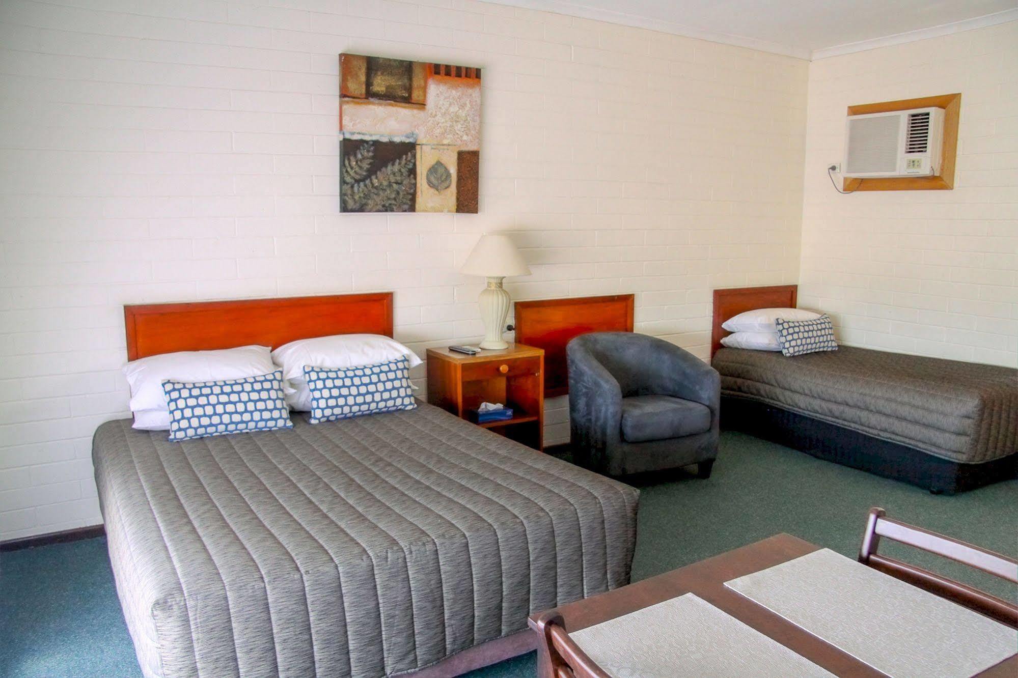 Pampas Motel 4*