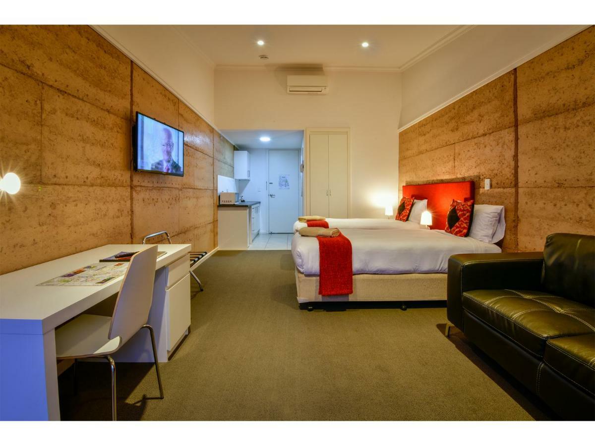 Crossroads Ecomotel Motel